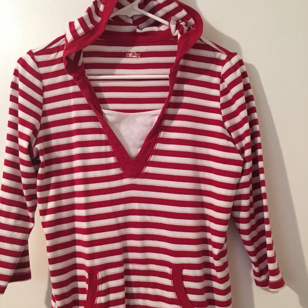 Red and white elbow length shirt